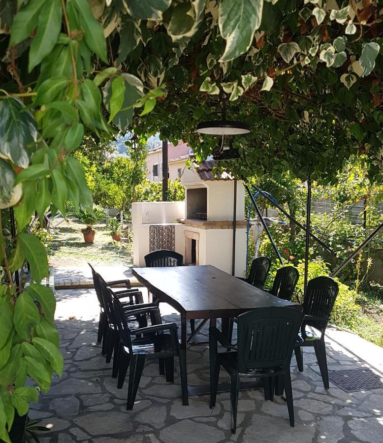 Kostas' Garden Lejlighed Roda  Eksteriør billede